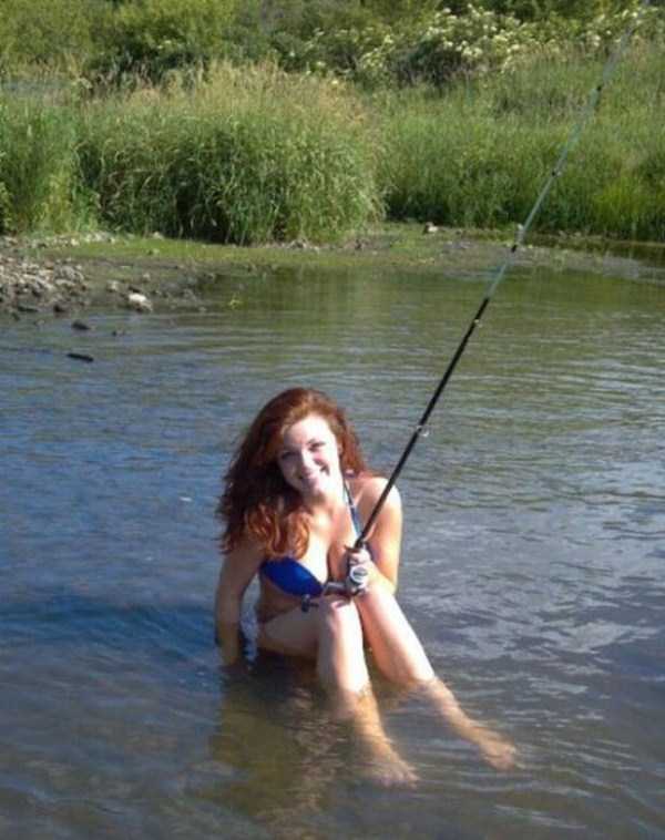 Hot Girls Love Fishing Too (69 photos)