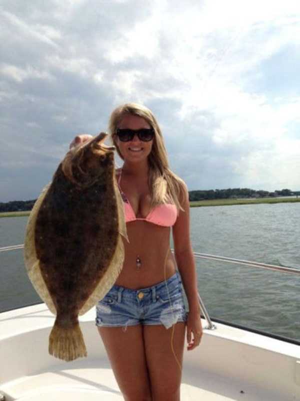 Hot Girls Love Fishing Too (69 photos)