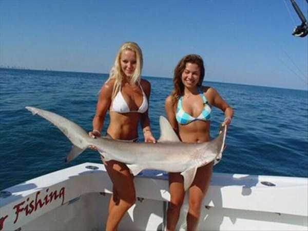 Hot Girls Love Fishing Too (69 photos) 50