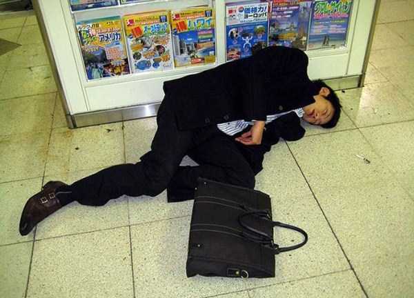 japanese businessmen pass out 20