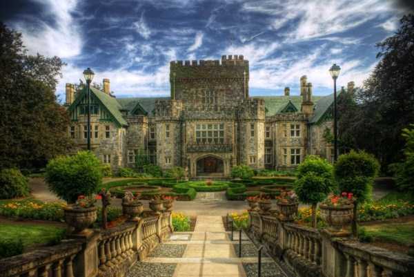 Amazing Castles With Stories Behind Them (27 photos)