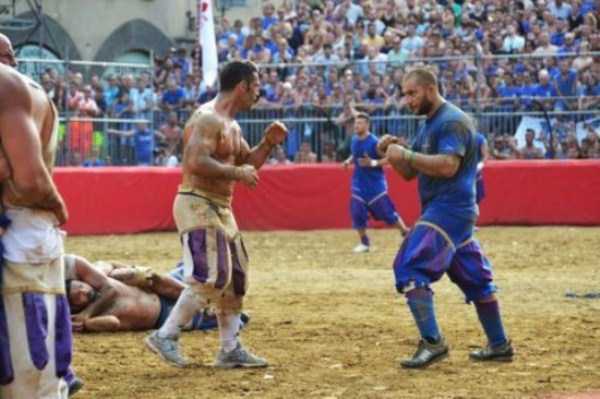 Probably the Toughest Sport Ever (19 photos)