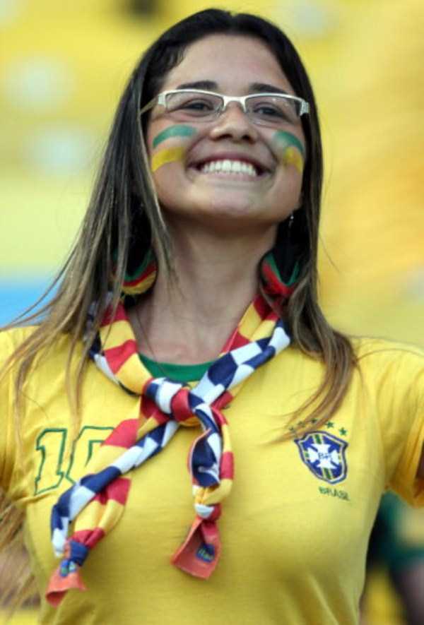 Some Soccer Fans Are Hotter Then Others (65 photos)