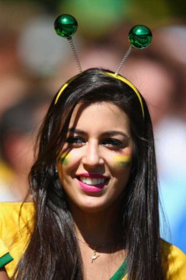 Some Soccer Fans Are Hotter Then Others (65 photos)