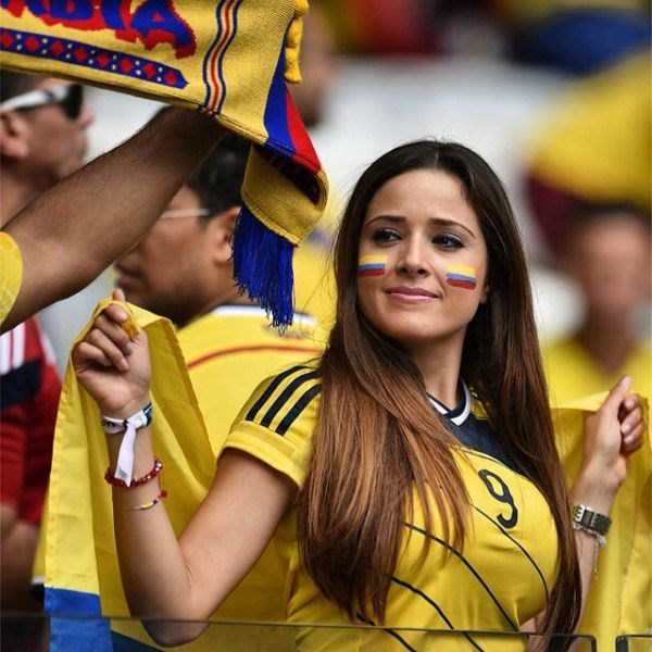 Some Soccer Fans Are Hotter Then Others (65 photos)