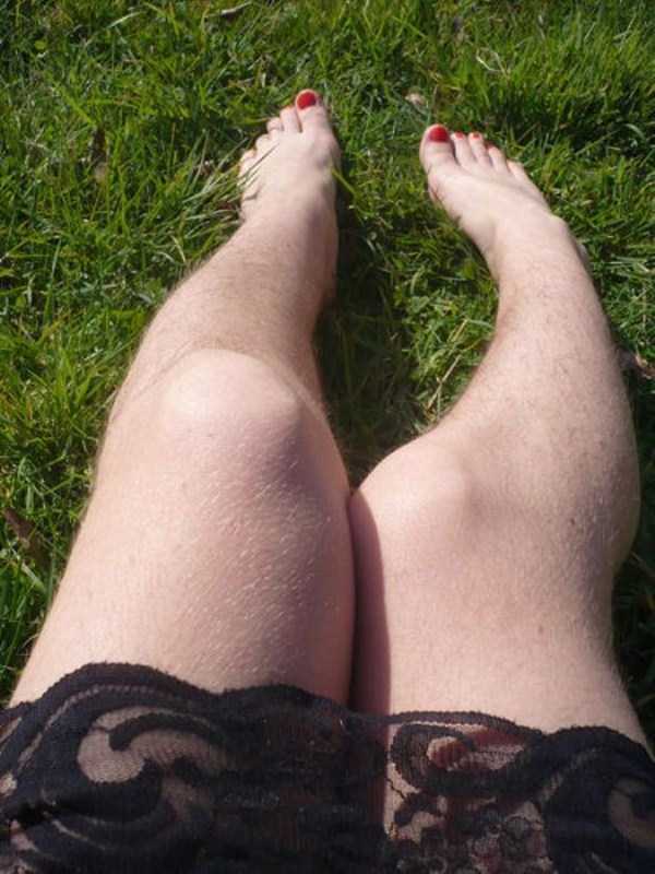 Women With Hairy Legs (25 photos)