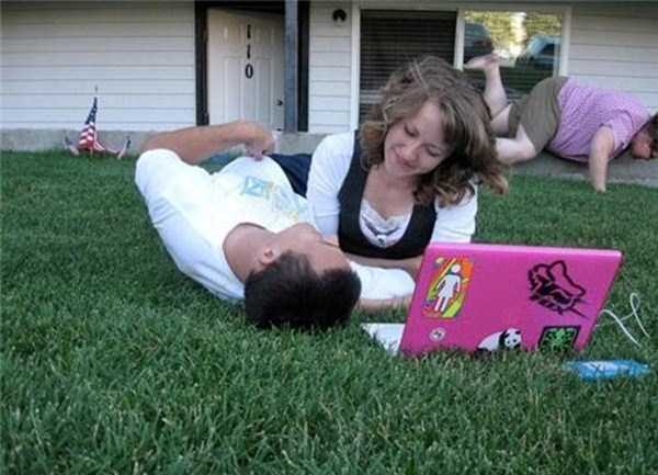 funny photobombs 33 These 53 Photobombs Will Put A Smile On Your Face (53 photos)