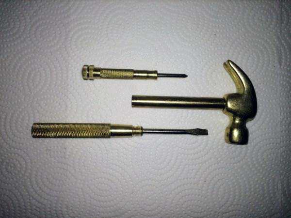 Very Useful Hammer Screwdriver Combination Tool (5 photos)