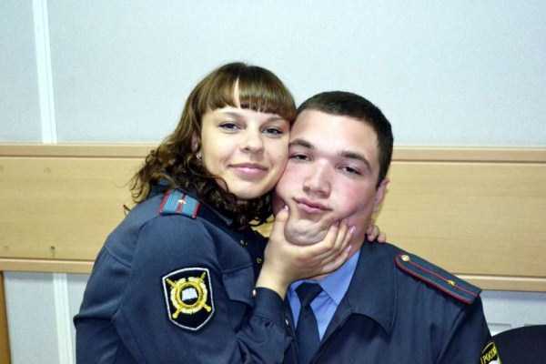 Russian Girls in Uniforms (30 photos)