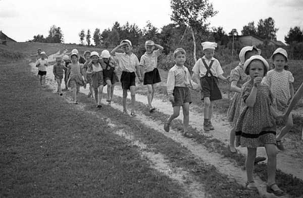 Children in the Soviet Union (63 photos)