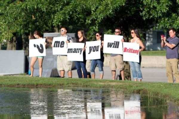Not-So-Romantic Marriage Proposals (30 photos)