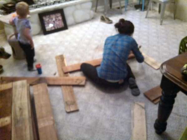 Wooden Flooring Made From Old Shipping Pallets (31 photos)