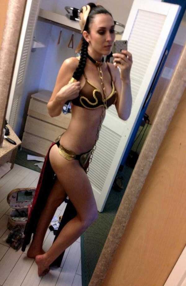 Hot Female Cosplayers (36 photos)