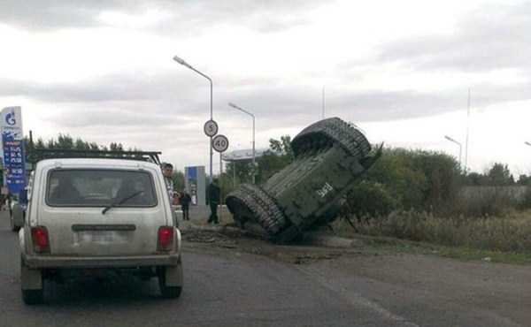 Totally Absurd Car Crashes (32 photos)