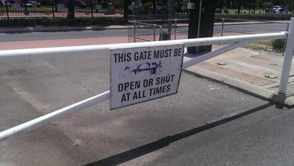 33 Totally Confusing Signs (33 photos)