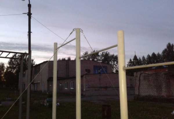 Outdoor Gym Made From Scratch (100 photos)