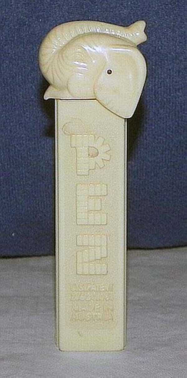 Some Of The Wackiest PEZ Dispensers (43 photos) | KLYKER.COM