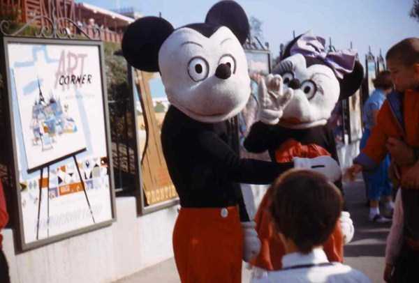 Disneyland Used to be Kinda Creepy (23 photos)