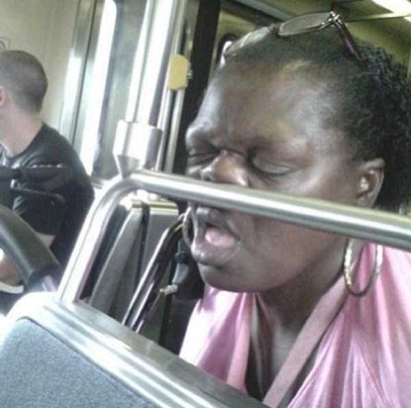 Some People Can Sleep Literraly Anywhere (43 photos)