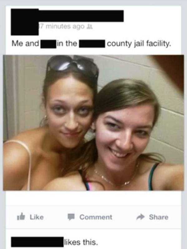 45 Unfortunately Timed Selfies (45 photos)
