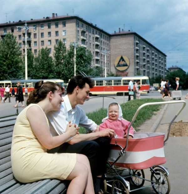 Color Photos Taken in the Soviet Union (35 photos)