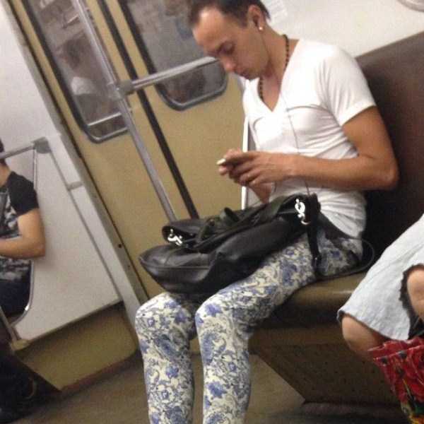 Odd Fashion Trends Spotted on Subway (21 photos)