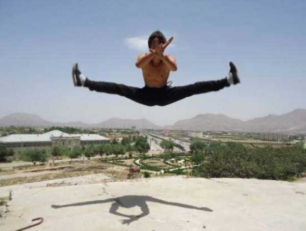 Afghan Man Who Looks Exactly Like Bruce Lee (31 photos)