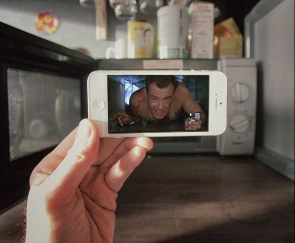 Mixing Famous Movies With Real Life (48 photos)