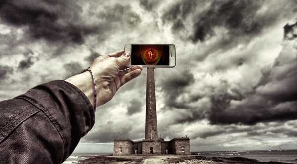 Mixing Famous Movies With Real Life (48 photos)