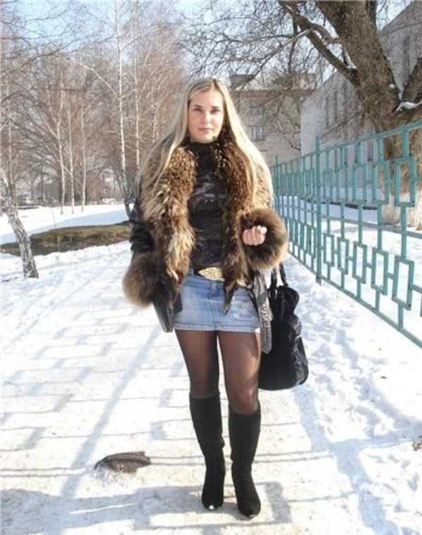 Girls Who Are Not Afraid of Cold Weather (34 photos)