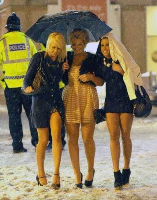 girls in snow 27