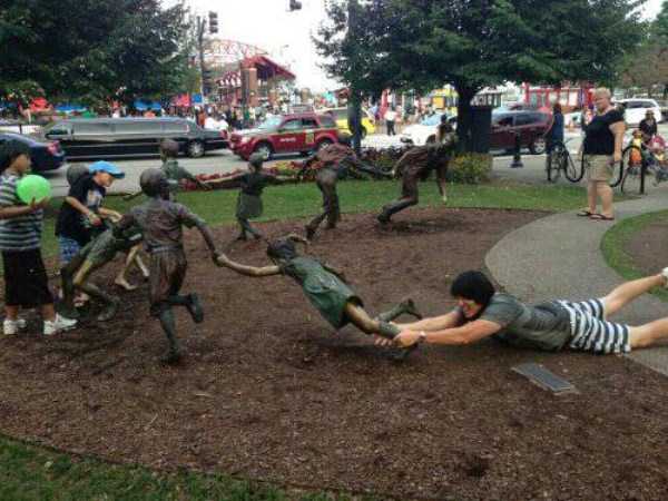 Statues are Funnier Than Youd Expect (59 photos)