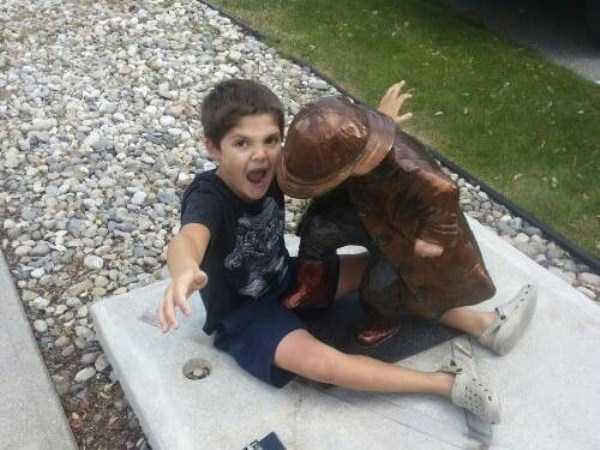 Statues are Funnier Than Youd Expect (59 photos)
