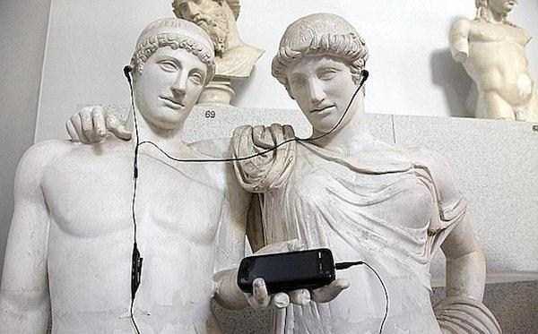 Statues are Funnier Than Youd Expect (59 photos)
