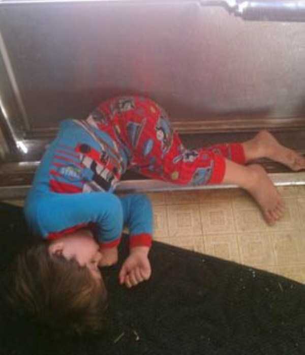 Kids Can Fall Asleep Anywhere (85 photos)