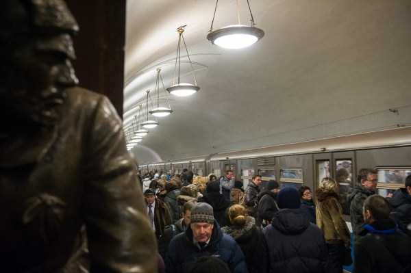 Just an Ordinary Day in the Moscow Metro (19 photos)