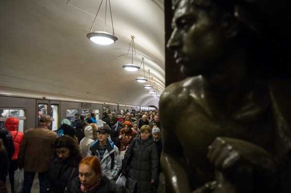 Just an Ordinary Day in the Moscow Metro (19 photos)