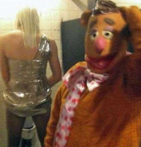 Seriously Crazy Things Seen in Bathrooms (41 photos)