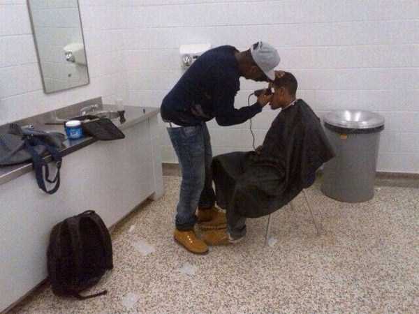 Seriously Crazy Things Seen in Bathrooms (41 photos)