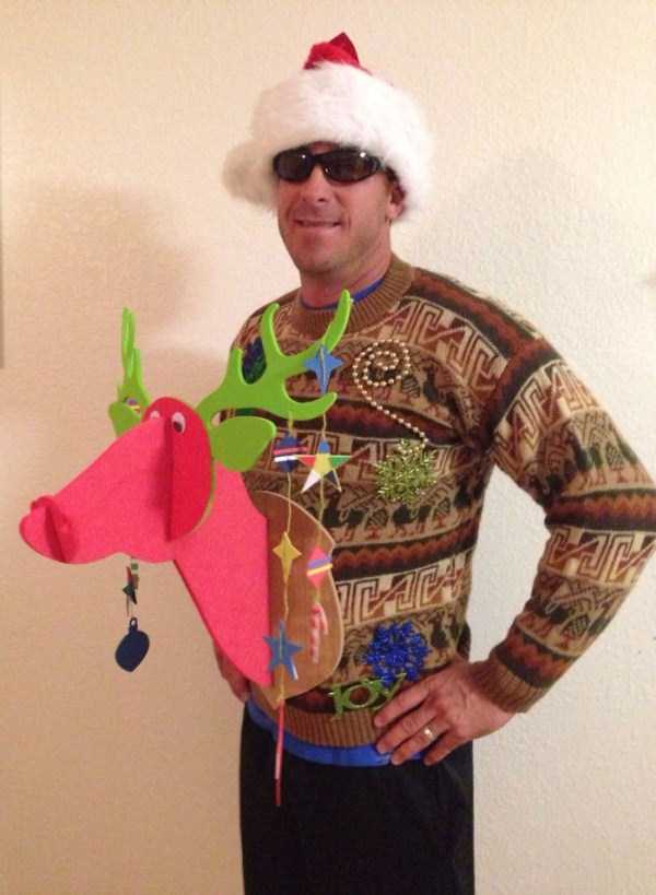 Ridiculously Ugly Christmas Themed Sweaters (40 photos)