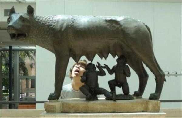 Internet Weirdness at its Finest (54 photos)