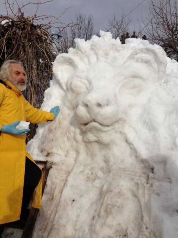 Snow Sculptures That Are Simply Awesome (31 photos)