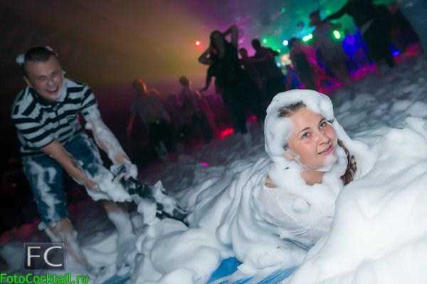 Russian Nightclubs Are Pretty Vivid (32 photos)