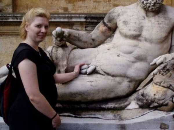 People Getting Naughty With Statues (86 photos)