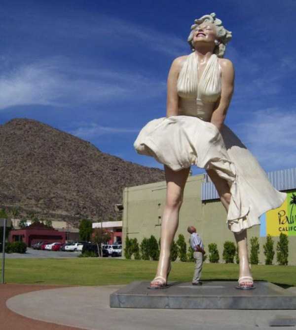People Getting Naughty With Statues (86 photos)