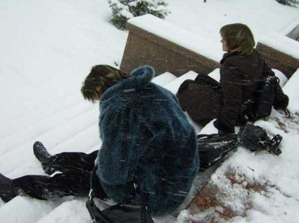 People Slipping on Ice (29 photos)