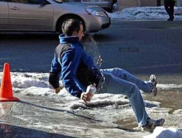 People Slipping on Ice (29 photos)