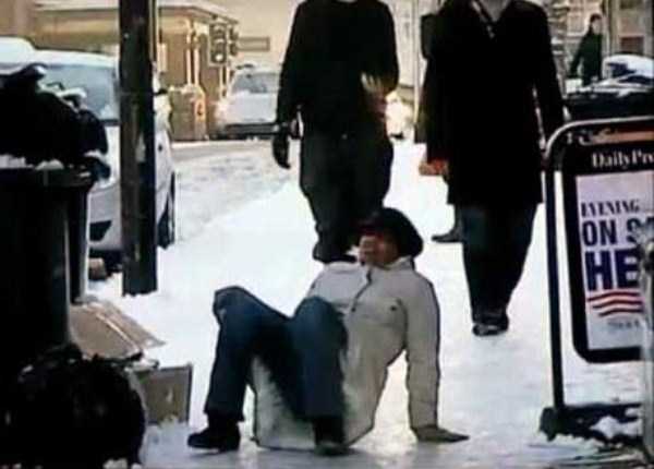 People Slipping on Ice (29 photos)