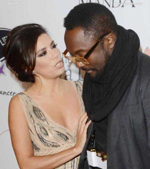 Celebrities Caught Staring Inappropriately (25 photos)