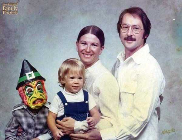 children who ruined family photos 12 Family Photos Ruined by Kids (26 photos)